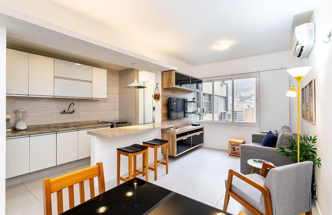 Apartamento C/ Garagem Em Copacabana | Sqc 238/707-1